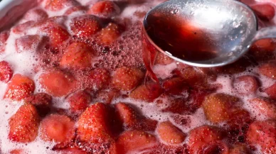 Ev yapımı çilek reçeli nasıl yapılır? İşte adım adım tarifi