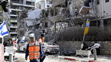 İsrailli Belediye Başkanı: İran'dan atılan füzelerin isabet ettiği şehrimizdeki hasar akıl almaz boyutta