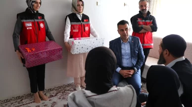 Erzurum'da 200 çocuğa bayramlıkları ulaştırıldı