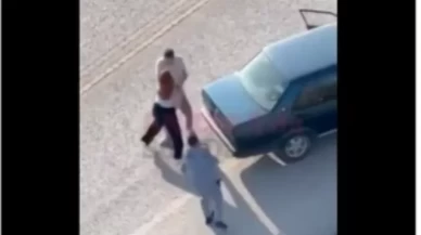 Trafikte döner bıçaklı dehşet: Bir sürücü yaralandı