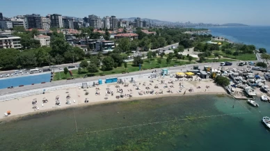 Vatandaşlar Caddebostan sahile akın ettiler