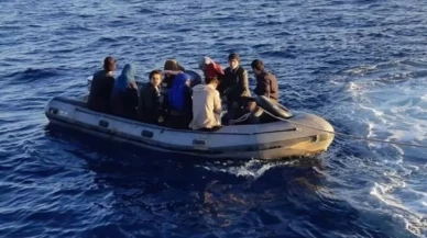 İzmir açıklarında 35 düzensiz göçmen kurtarıldı, 12 düzensiz göçmen yakalandı