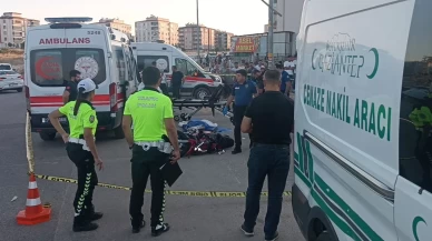 Otomobille çarpışan motosiklet sürücüsü hayatını kaybetti