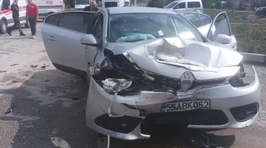 Tokat'ta iki otomobil çarpıştı