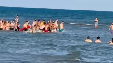 Denize giren aynı aileden 2'si çocuk 3 kişi boğulma tehlikesi geçirerek hastaneye kaldırıldı