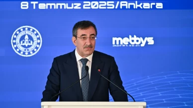 Cumhurbaşkanı Yardımcısı Yılmaz, AK Parti Gençlik Kolları Başkanı Yusuf İbiş'i kabul etti