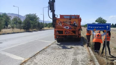 Muş-Havalimanı yolu, yol çalışması nedeniyle trafiğe kapatıldı