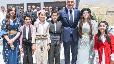 Bakan Ersoy Terörsüz Türkiye’de Hakkari’ye çıkarma yaptı