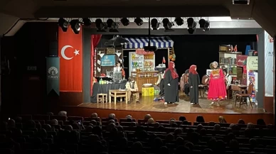 TÜRGEV Vatan Sevgisi adlı tiyatro oyunu İstanbul’da sergilendi