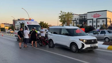 Edirne'de başpehlivanın kullandığı araca çarpan motosikletli yaralandı