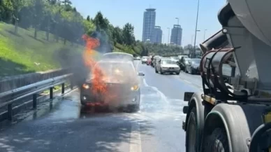 Üsküdar'da otomobil yangını: Araç kullanılamaz hale geldi