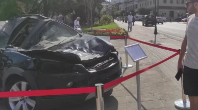 15 Temmuz gecesinin simgesi oldu: Tankın ezdiği otomobil Tekirdağ'da sergileniyor