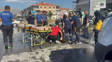 Erzincan'da otomobil ile motosiklet çarpıştı: 2 yaralı