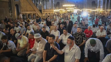 İstanbul’da binlerce kişi aynı anda dua etti