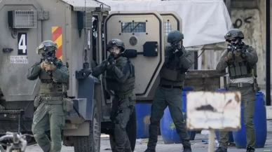 İsrail askerleri, Batı Şeria'da Filistinli bir genci öldürdükten sonra naaşını alıkoydu