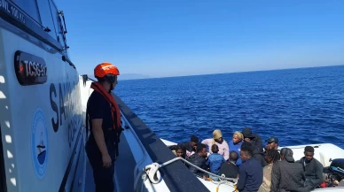 İzmir açıklarında 16 düzensiz göçmen yakalandı