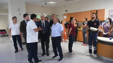 Vali Ustaoğlu, otobüs kazasında yaralanan vatandaşları hastanede ziyaret etti