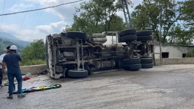 Karabük’te beton mikseri devrildi: 2 yaralı