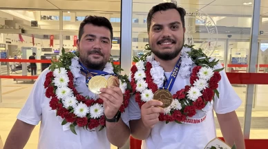 Avrupa şampiyonları, çiçeklerle karşılandı