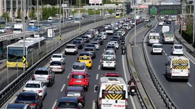 İstanbul’da trafik felç! Yoğunluk yüzde 74’e ulaştı