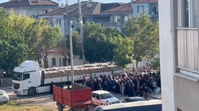 Bursa'da bir hayırsever 30 ton patatesi ücretsiz dağıttı