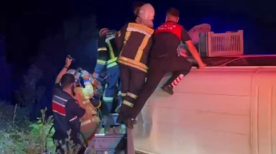 Ekmek aracı traktöre çarptı: 2 yaralı