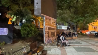 Gemlik'te art arda depremler! Vatandaşlar deprem korkusuyla geceyi sokakta geçirdiler