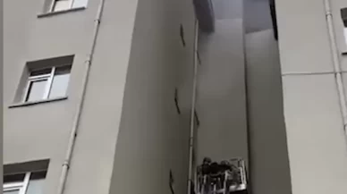 Üsküdar'da 10 katlı apartmanda yangın