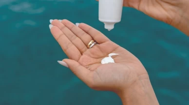 Kimyasal güneş kremlerine veda! Evde kolayca hazırlayabileceğiniz doğal formül şaşırtıyor!