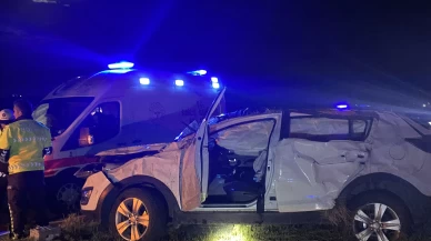 Refüje çarpan araçta 1 kişi öldü, 4 kişi yaralandı