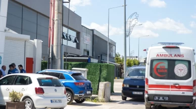 Otomobil koltuk fabrikasında tavan çöktü