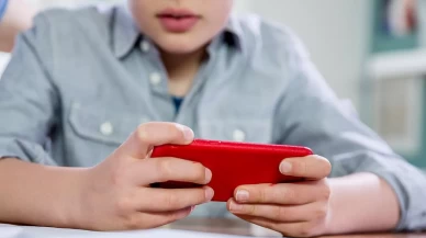 Ergenlerin yüzde 91' teknolojiyi ebeveyn denetimsiz kullanıyor