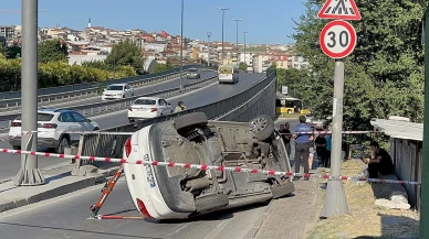 Bahçelievler’de otomobil araca ve motosiklete çarptı