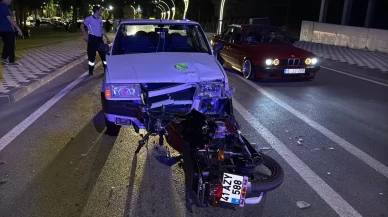Kocaeli'de otomobil ile motosiklet çarpıştı: 2 yaralı
