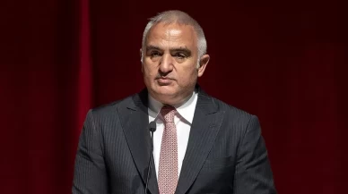 Kültür ve Turizm Bakanı Ersoy'dan Hazreti Muhammed'in karikatür çizimini yayımlayan dergiye tepki