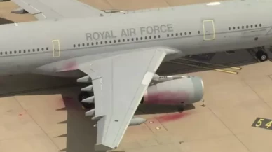 Uçak boyayan Filistin destekçilerine 'terörist' muamelesi!