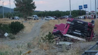 Domates yüklü kamyon şarampole devrildi: 1 ölü