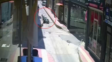 Motosiklet kaydı, yolcusu yaralandı: O anlar kamerada