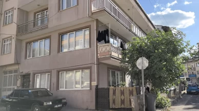 İnegöl'de balkondan düşen küçük Mustafa ağır yaralandı