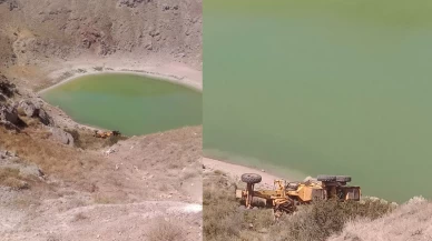 El freni çekilmeyen greyderin sürüklediği otomobil uçuruma yuvarlandı