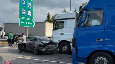 TEM'de zincirleme kaza! 5 araç birbirine girdi trafik aksadı