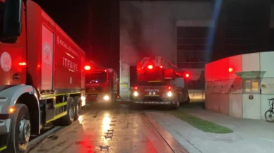 Geri dönüşüm fabrikasında yangın! Bir kişi dumandan etkilendi