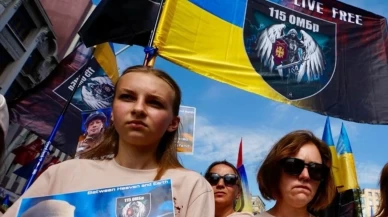 Ukraynalılardan esir askerler için eylem