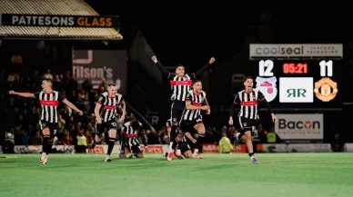 Manchester United, Grimsby Town’a penaltılarda elendi