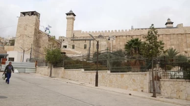 İsrail Askerleri, Harem-i İbrahim Camisi'nde Filistinli çalışanları yaraladı