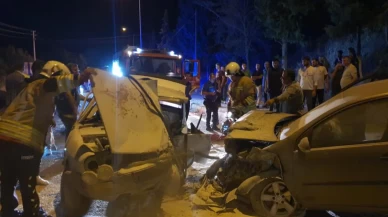 Manisa’da otoyolda can pazarı! Kafa kafaya çarpıştılar