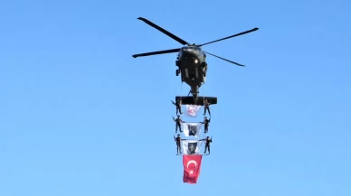 Malazgirt Zaferi'nin 954. yıl dönümünde jandarma helikopterlerinden nefes kesen gösteri