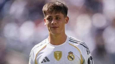 Arda Güler'e Avusturya’da Türk taraftarlardan sevgi seli