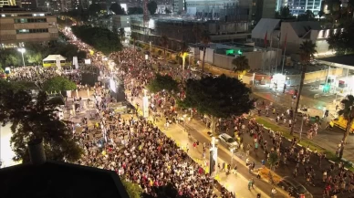 Tel Aviv'de İsrail'in Gazze'deki soykırımının durdurulması için gösteri düzenlendi