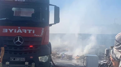 Bolu'daki hurda deposunda yangın